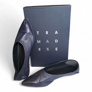 Trademark Baez Navy Blue Convertible Leather Flats Size 7